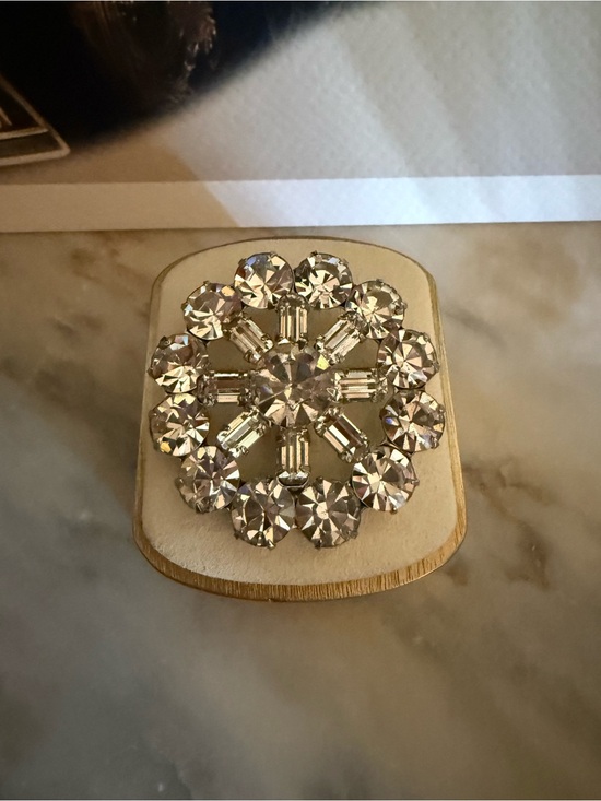 Weiss Jewelry - Weiss Brooch